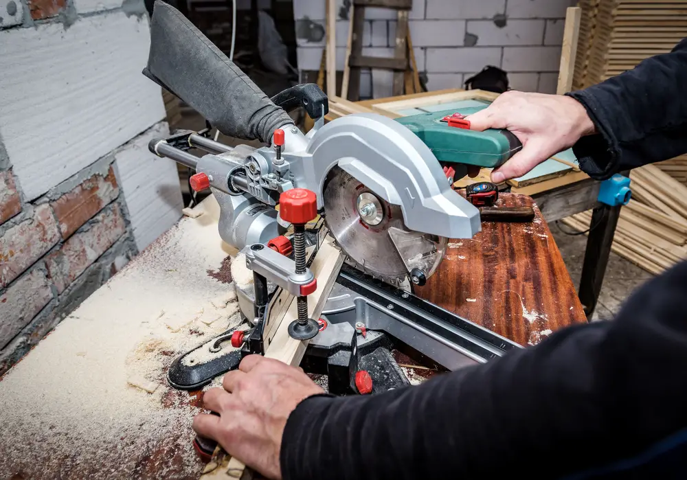 Sliding Compound Mitre Saw carpenter