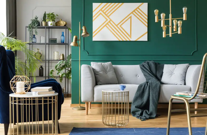 green accent wall